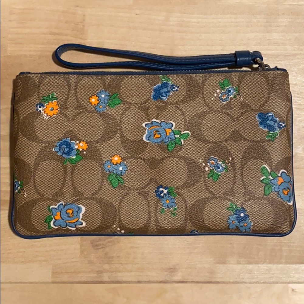 Coach Wristlet/Wallet - Picture 2 of 7